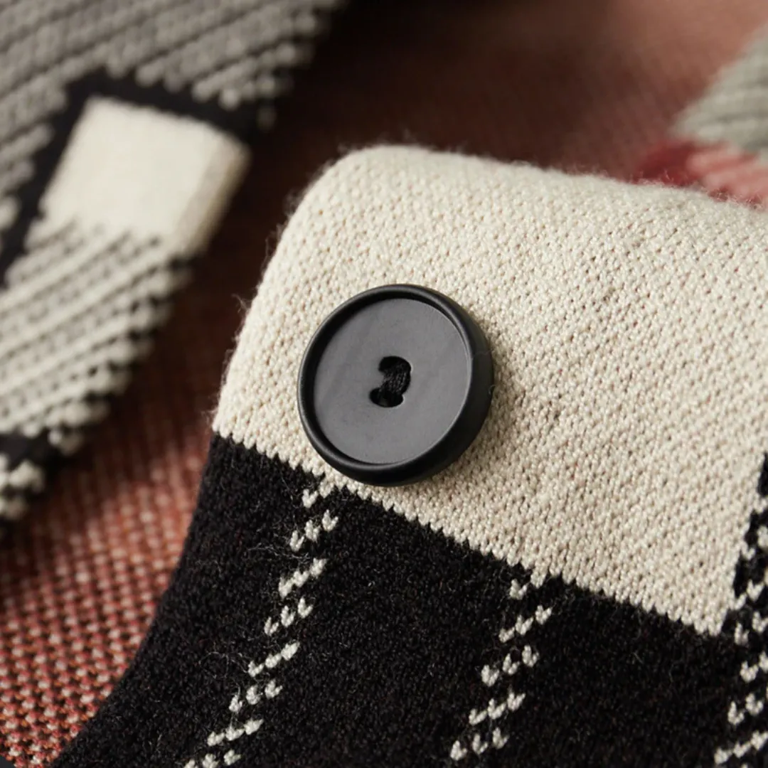 Tomas Abstract Knit Cardigan – Stand Out in Style
